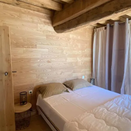 Neues Normannisches Mit Charme Kastanienbaeume By Interhome