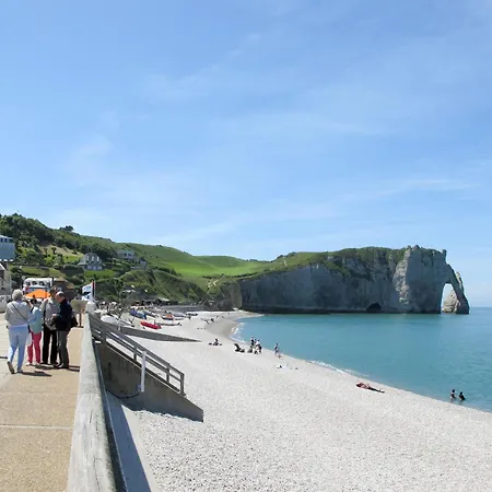 Hébergement de vacances Neues Normannisches Mit Charme Kastanienbaeume By Interhome