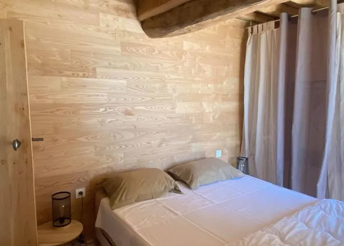 Neues Normannisches Mit Charme Kastanienbaeume By Interhome