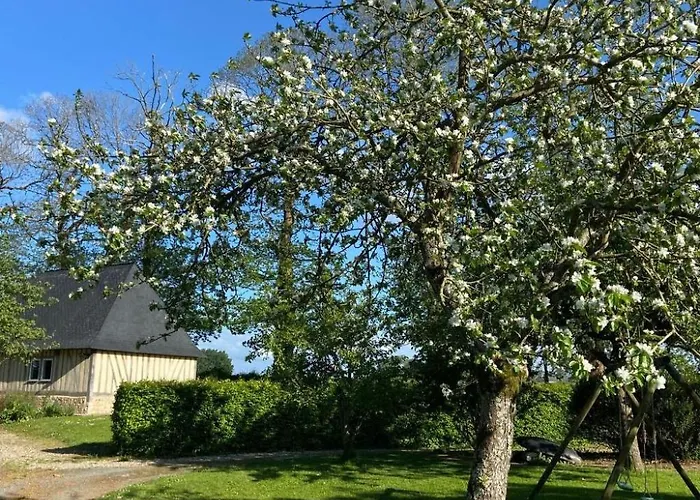 Neues Normannisches Mit Charme Kastanienbaeume By Interhome *